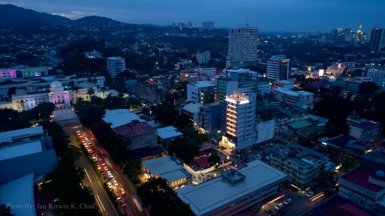 Griffin Hotel And Suites Cebu Zewnętrze zdjęcie